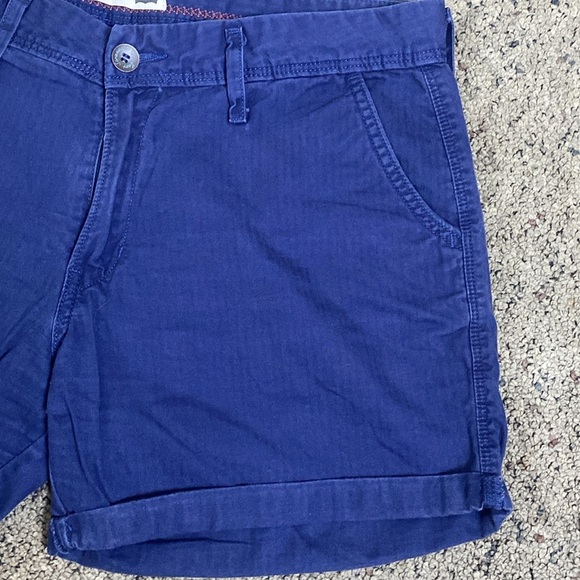 Levi’s Blue 100% Cotton Cuffed Shorts 4.5” Inseam 9.5” Midrise Sz 10 - Picture 3 of 9
